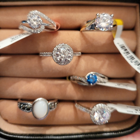 Nwot moonstone stainless size 8 ring beautiful oval shape well made - Picture 7 of 7